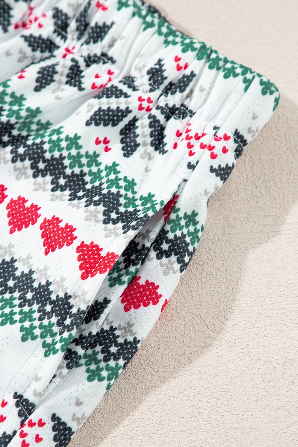 SLEIGH Letter Graphic Round Neck Top and Printed Shorts Lounge Set