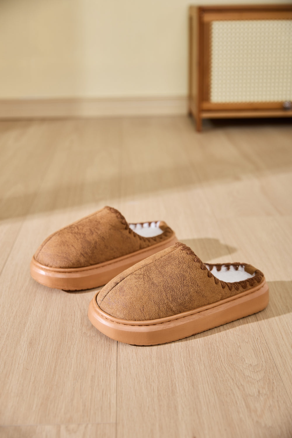 Thermal Round Toe Platform Slippers