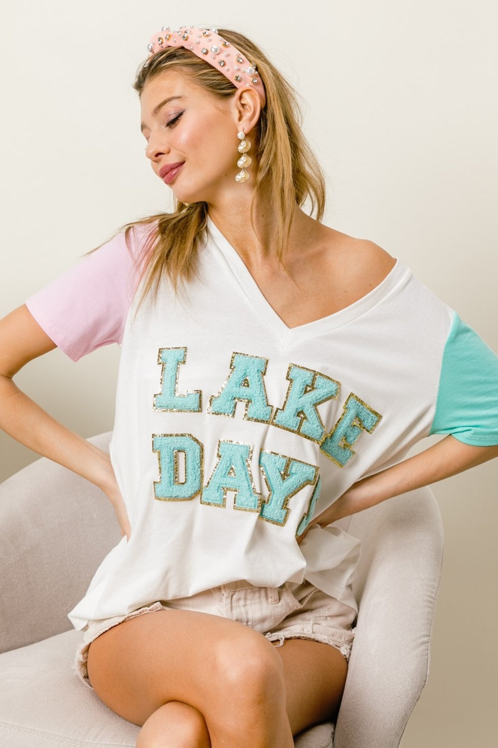 LAKE DAY BiBi Letter Patch V-Neck Color Block Short Sleeve T-Shirt